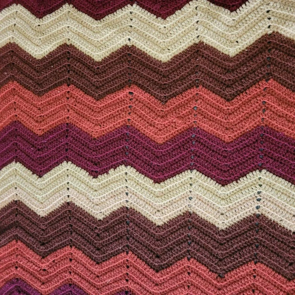 Handmade Crochet Blanket Vtg Chevron Ripple Afghan 77x41